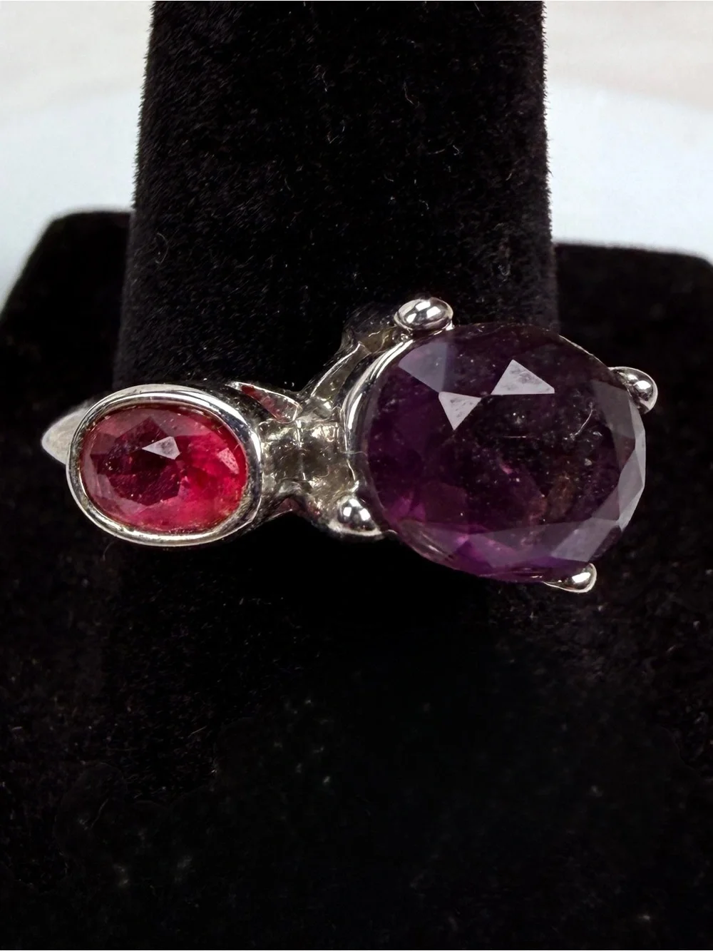 Silvertone sz 8 Ring with Purple Oval and Pink Round Accents